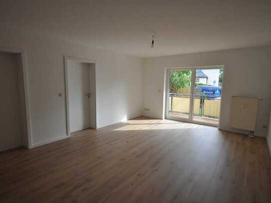 ##jung renoviert## Helle 2-Raum Wohnung mit Balkon, PKW Stellplatz und Designfußboden