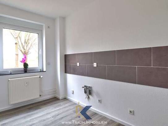 *Erdgeschosswohnung* - 3 Zimmer Whg. mit Balkon und PKW-Stellpl. in Felchta