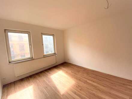 !!! TOP - 3-Zimmer-Wohnung im Zentrum !!! WGs Willkommen !!!