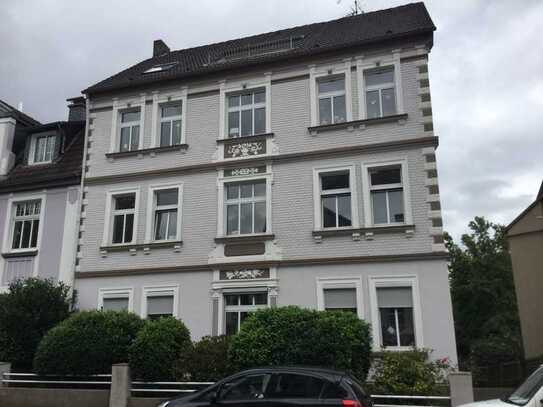 Sanierte 3-Raum-Wohnung mit Balkon und Einbauküche in Essen