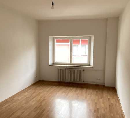 helle 2-Zimmer-Wohnung (WG-geeignet) im Stadtzentrum