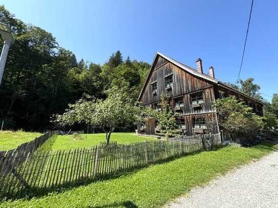 Das letzte seiner Art - Historisches Glasmacherhaus auf großem Grund naturnah am Fuße der Adelegg