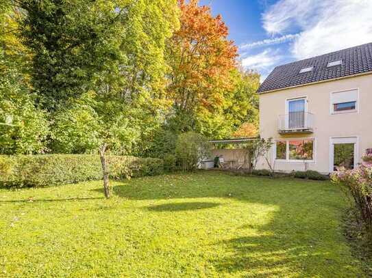 Reiheneckhaus mit sonnigem Garten und privatem Zugang in Obermenzing