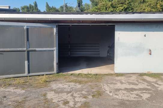 Garage auf verschlossenem videoüberwachten Garagenhof