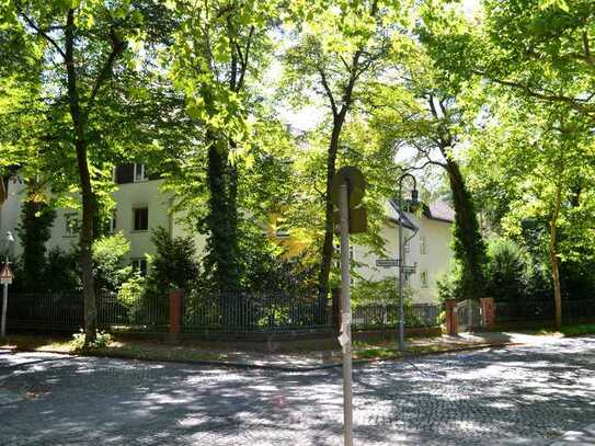 Ein Haus im Haus*sehr große Penthouse-Wohnung*2 Etagen*Lift*herrliche Umgebung*