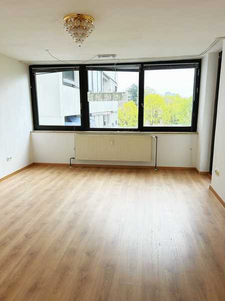                                                               Helle 2-Zimmer-Wohnung am W&ouml;hrder See mit Balkon und Aufzug                                                       in Tullnau (Nürnberg)