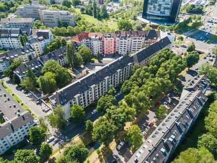 ** Großzügige Büro- und/oder Praxisräumlichkeiten in ruhiger Innenhoflage **