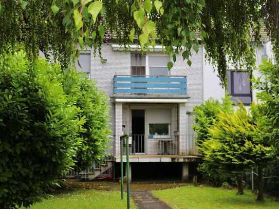 Geräumiges Zweifamilienhaus mit Garten und Garage im Herzen von Kaarst