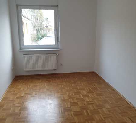 Attraktive 4-Zimmer-Wohnung mit gehobener Innenausstattung mit 2 Balkonen in Aschaffenburg