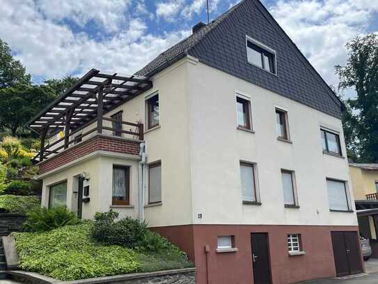 Gepflegtes, sehr geräumiges Mehrfamilienhaus in Weilburg mit traumhafter Grünanlage