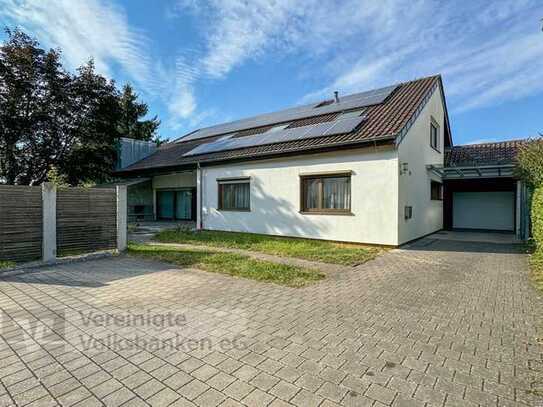 FREISTEHENDES EFH - RUHIGE ORTSRANDLAGE - SAUNA - GARAGE - PV-ANLAGE - GARAGE & CARPORT