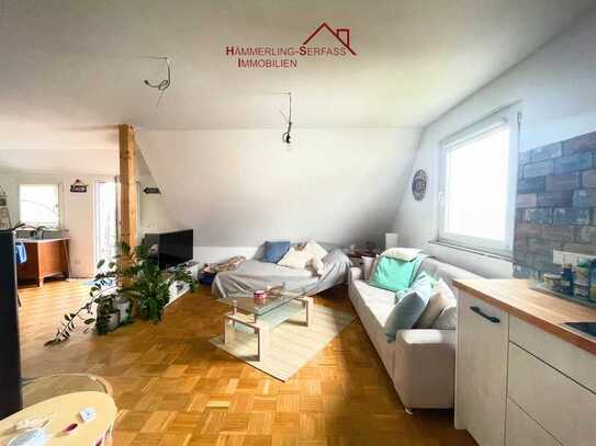 Gemütliche 2 Zi-Maisonette mit Süd-Balkon und traumhafter Aussicht in Schlaitdorf - Erbpacht!