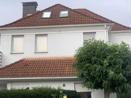 Zentral + ruhig, 2-Raum-Wohnung mit EBK und Balkon in Herford langfristig zu vermieten