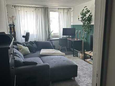 Charmante 2,5 Zimmer - Altbauwohnung, EBK