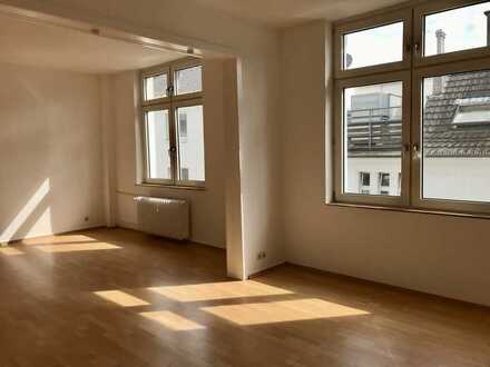 Zentraler geht es nicht, 81qm über 2 ZKDBad, zu vermieten