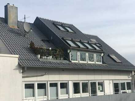 Großzügige 4-Zimmer-DG-Wohnung mit Dachterrasse und EBK in S-Vaihingen
