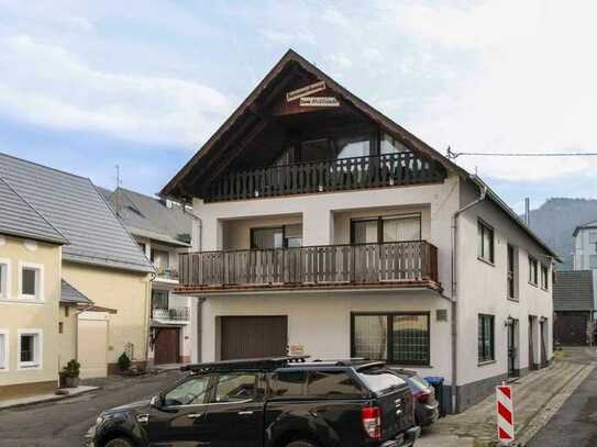 Großzügiges Familienidyll mit Balkon und Stellplatz oder vielfältig nutzbares Feriendomizil