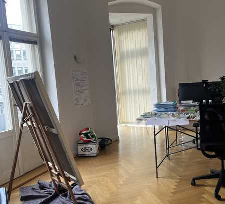 Savignyplatznah, Bleibtreustraße ! 2 helle Altbauzimer, Erker, Altbau! Renoviert!