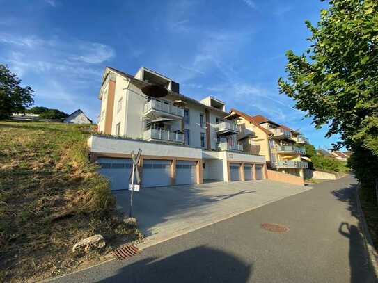 Licht durchflutete 4 Zimmer-Wohnung mit Gäste-WC und herrlichem Ausblick übers Kochertal