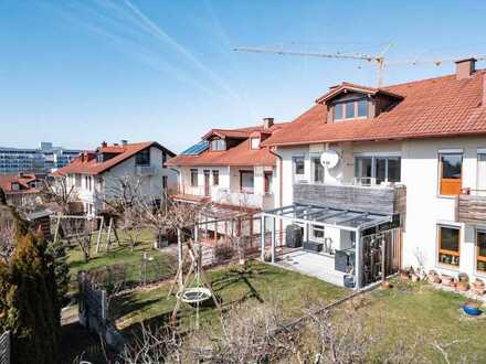 GERÄUMIG.FAMILIÄR.ALPENPANORAMA. Sonnenverwöhntes RMH in ruhiger & familienfreundlicher TOP-Wohnlage