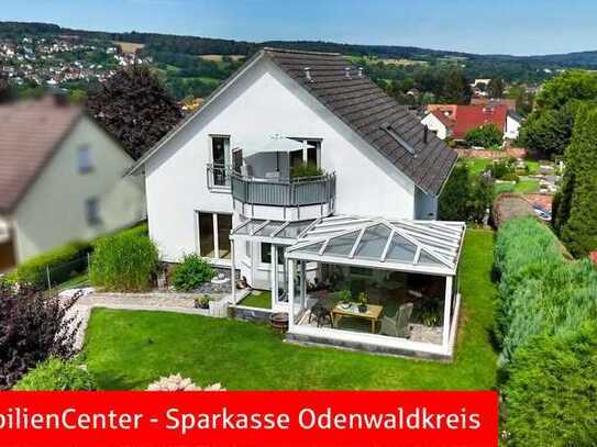 Warum neu bauen? Junges, modernes 2-Familienhaus mit traumhafter Gartenanlage