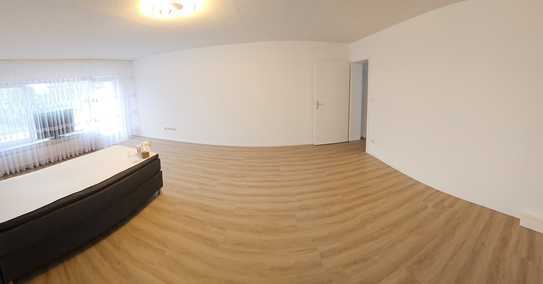 Erstbezug nach Sanierung mit Balkon: Stilvolle 2-Zimmer-Wohnung in Jockgrim