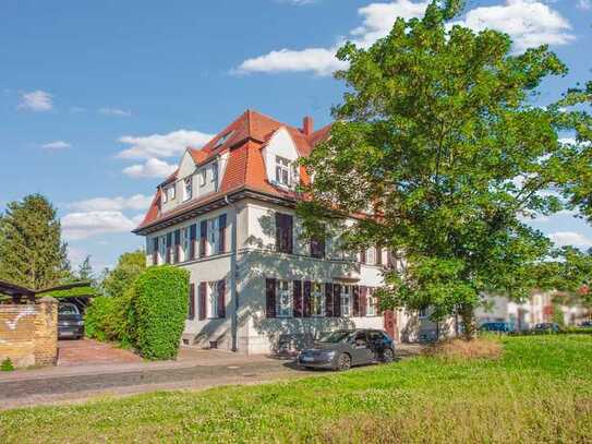 Bezugsfrei zum 01.03.2025 - Charmante 5-Zimmer-ETW in denkmalgeschützter Villa in Taucha bei Leipzig