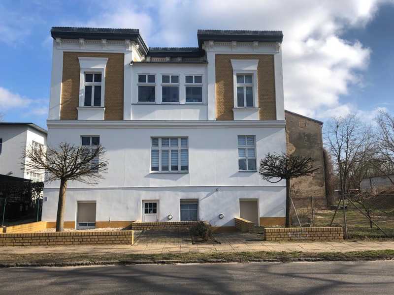                                                               Helle 3,5-Zimmer-Altbauwohnung (102 m&sup2;) mit eigenem Garten- &amp; Stellplatz in Erk&hellip;                                                       in Breitscheid (Lahn-Dill-Kreis)