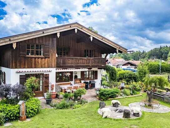 LANDHAUS-IDYLLE AM TEGERNSEE
STILVOLLES LANDHAUS MIT GROSSEM GARTEN