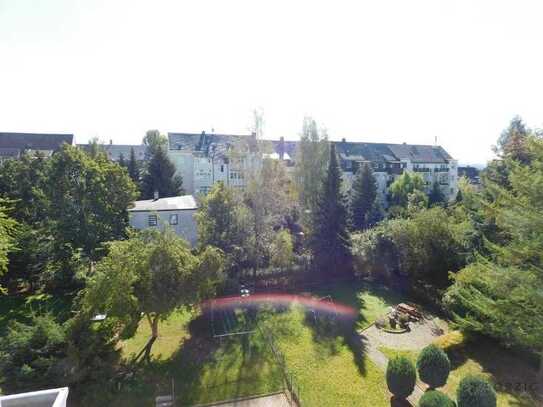Dachgeschoss-Traum für die Familie: Wohnung mit Balkon in Hilbersdorf!