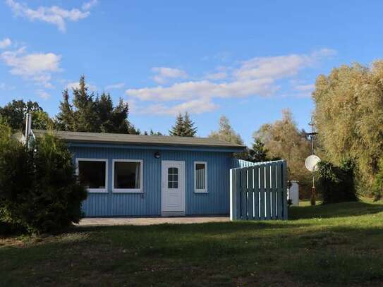 Für Ruhesuchende - kleines Haus auf großem Seegrundstück