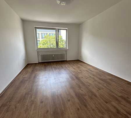 Sanierte 2 Zimmer Wohnung mit Balkon