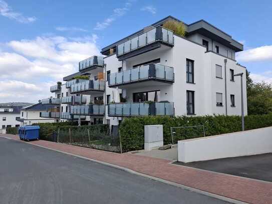 Moderne 4-Raum-Wohnung mit luxuriöser Innenausstattung mit EBK in Taunusstein mit Ausblick