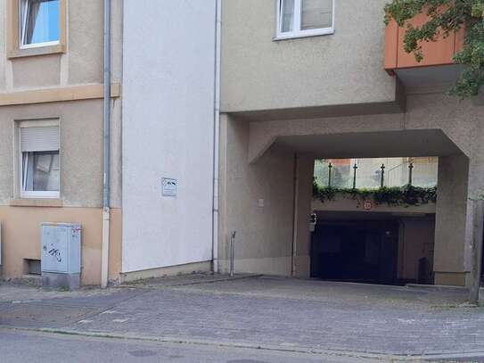 Separate Garagenbox in Tiefgarage nähe FFM-Bockenheim, Kirchplatz