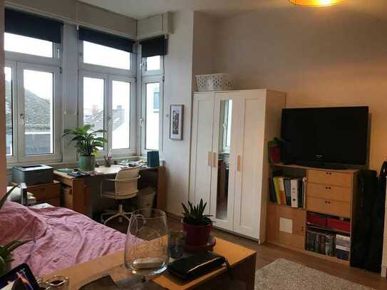 Nur ein Monat! 1.06-28.06 Zwischenmiete in 1,5-Zimmer-Wohnung in Frankfurt-Rödelheim