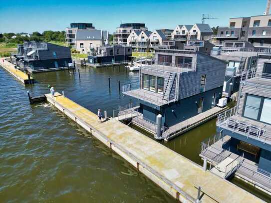 Exklusives Wasserhaus mit Sauna in einzigartigem Umfeld auf der Schlei - 1 Bootsplatz - Erstbezug!