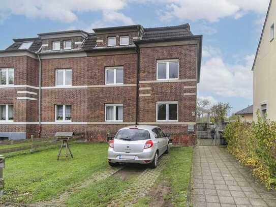 Sanierungsbedürftiges 3-Familienhaus in Düsseldorf-Holthausen