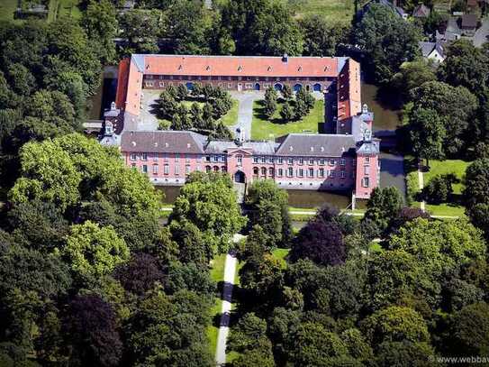 ***Neubau eines modernen EFH auf schönem Grundstück direkt am Kalkumer Schloss***