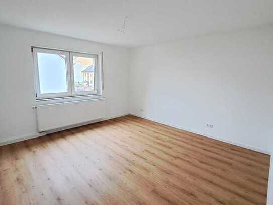 Charmante 3-Zimmer-Wohnung mit Balkon – frisch saniert und bezugsfertig!