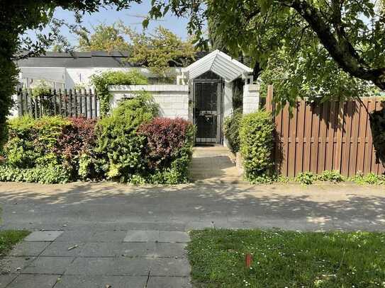 Bungalow mit Wintergarten und Atrium im Kölner Westen zu verkaufen!