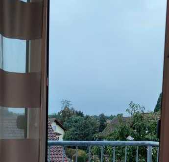 Dachgeschosswohnung mit Balkon und Tageslicht-Bad in Straubing - Ittling