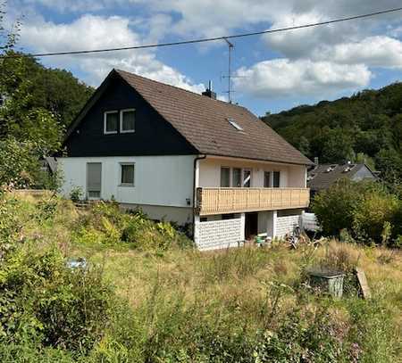 Idyllisch gelegenes Fertighaus in kinderfreundlicher Hofschaft !