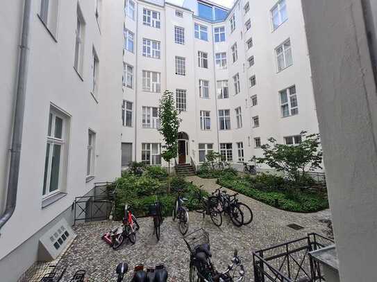 *Gigantisch große Wohnung*6 Zimmer*Parkett*Loggia*Berliner Zimmer*