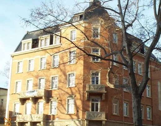 Helle Wohnung, Einbauküche, großes Bad, West-Balkon, Aufzug, TU-Nähe