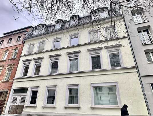 "Attraktives 7-Parteienhaus in Wiesbaden – Historisches Flair mit Ausbaureserve im Dachgeschoss!"