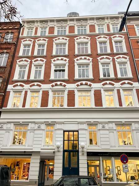 Stilvolle 3,5 Zimmer Wohnung mit Balkon