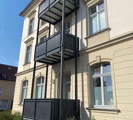 SCHÖNE 2,5 Raumwohnung mit hochwertiger Ausstattung, Balkon, Stellplatz, Einbauküche