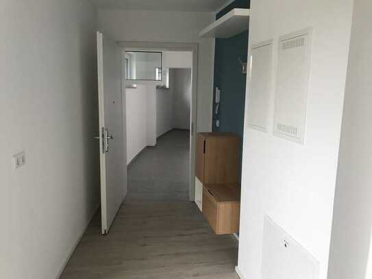 Sehr schöne, vollmöbilierte 1- Zimmer Wohnung mit Balkon in Bonn, Beuel