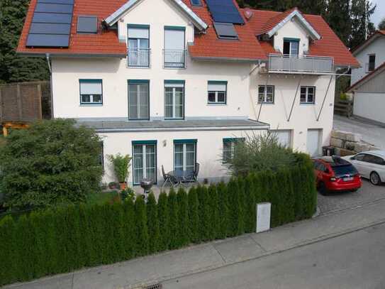 Geschmackvolle 4-Zimmer-Souterrain-Wohnung auf dem Land