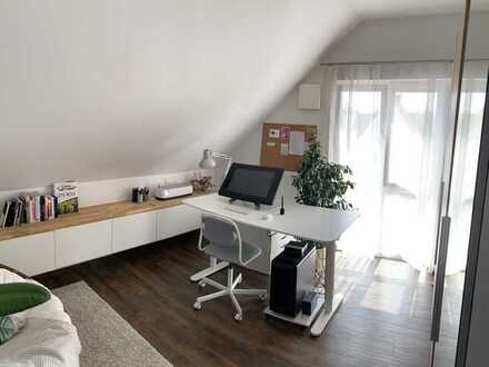 Schöne 3-Zimmer-Dachgeschosswohnung mit Balkon und Einbauküche in Ingolstadt